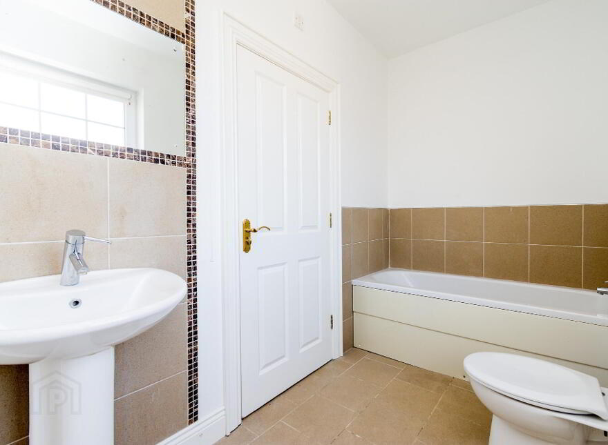 9 Hunters Chase, Lower Ballinderry, Lisburn, BT28 2BJ