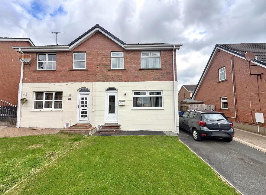 16 Lyndhurst Place, Belfast, BT13 3XU