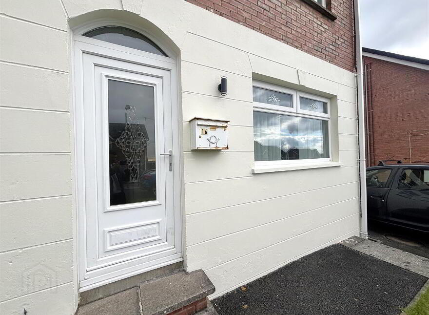 16 Lyndhurst Place, Belfast, BT13 3XU