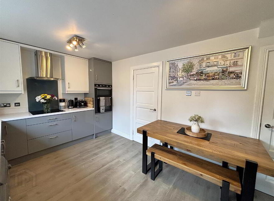 16 Lyndhurst Place, Belfast, BT13 3XU