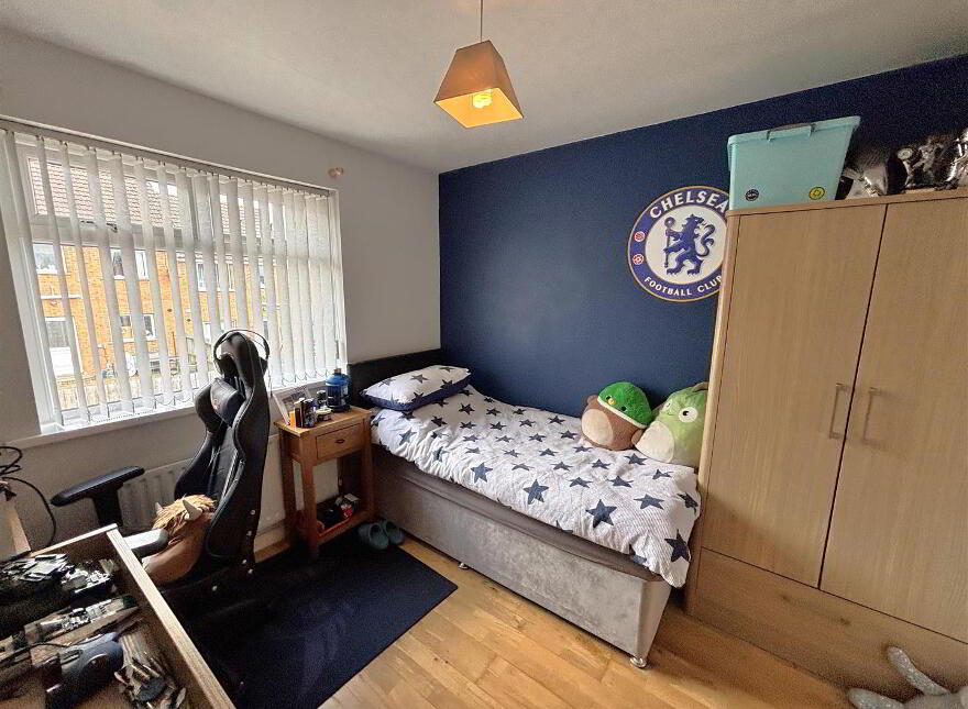 16 Lyndhurst Place, Belfast, BT13 3XU