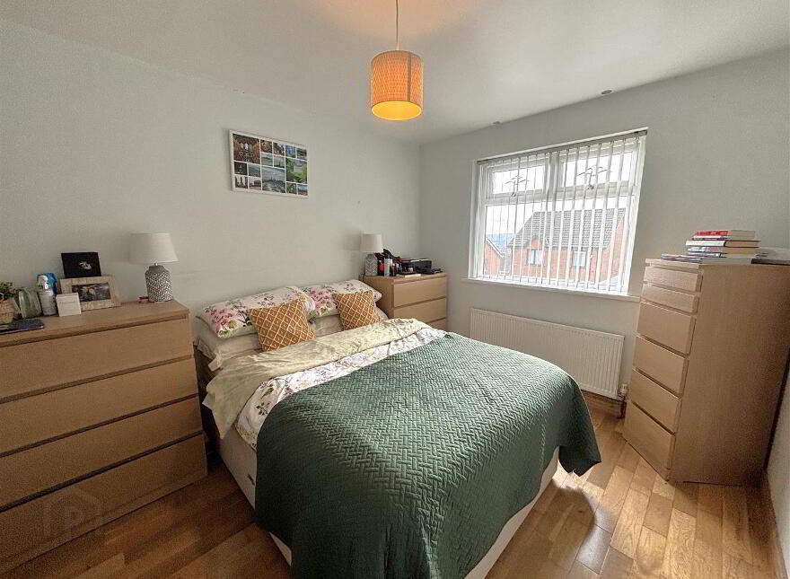 16 Lyndhurst Place, Belfast, BT13 3XU