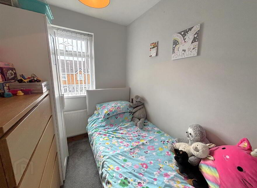16 Lyndhurst Place, Belfast, BT13 3XU