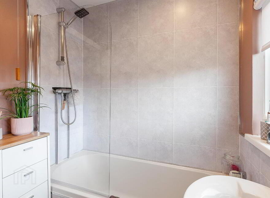 24 The Glade, Newtownabbey, BT36 5NW