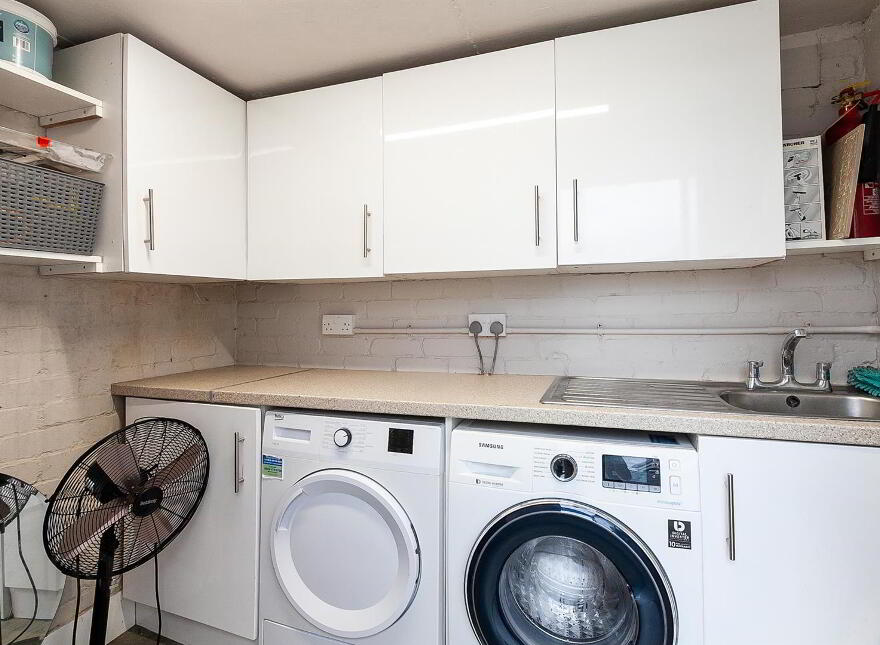 24 The Glade, Newtownabbey, BT36 5NW
