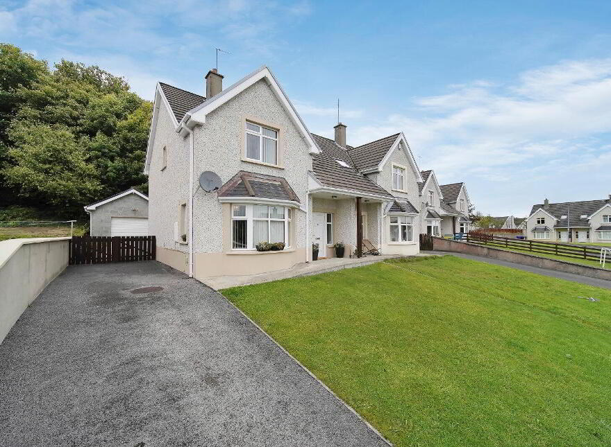 97 The Garden, Ballymacool, Letterkenny, F92H10D photo
