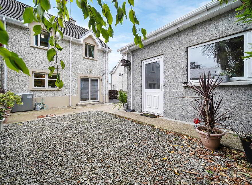 97 The Garden, Ballymacool, Letterkenny, F92H10D