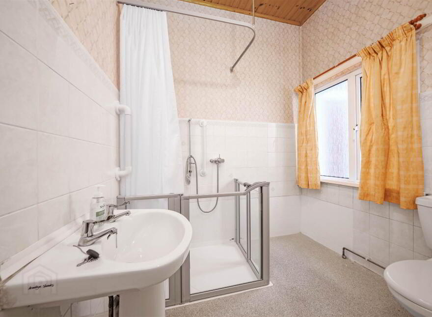 18 Morrison Park, Portrush, BT56 8HZ