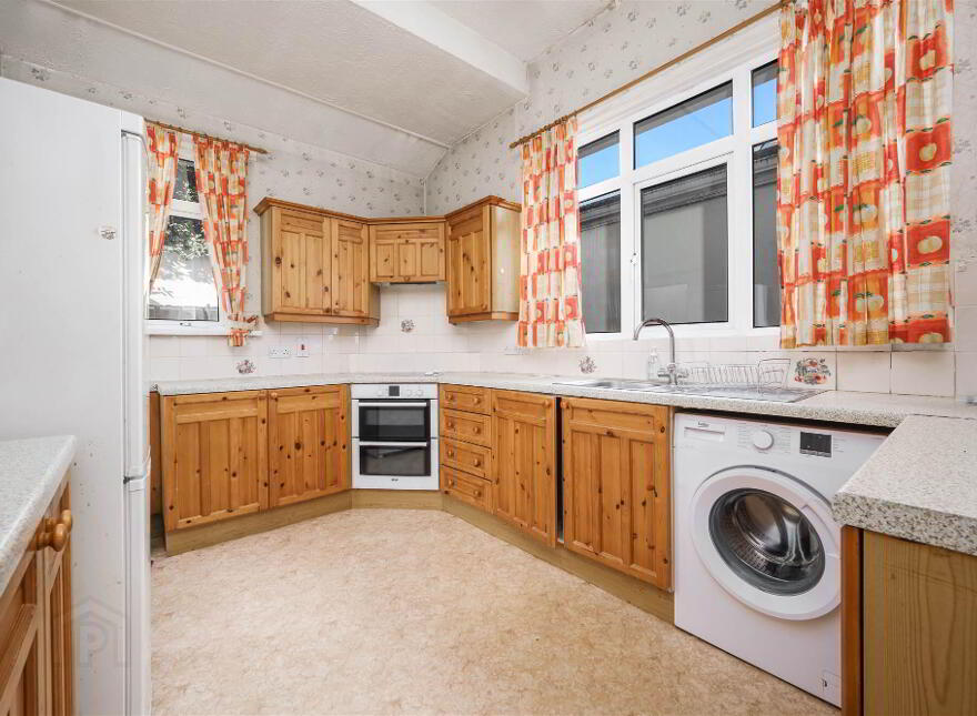 18 Morrison Park, Portrush, BT56 8HZ