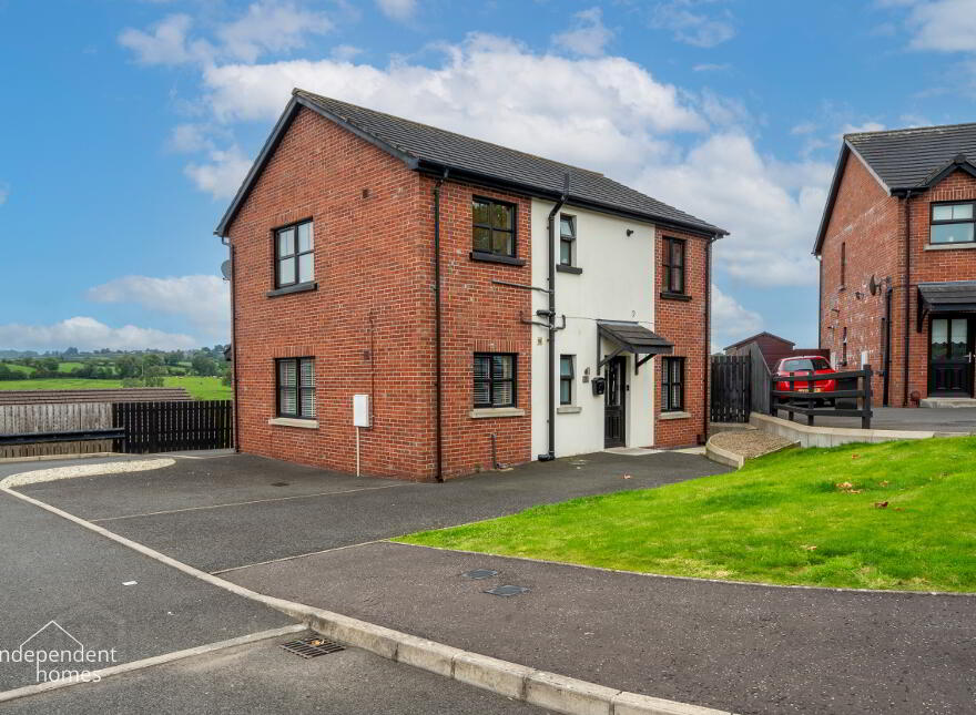 8 Barklie Grove, Larne, BT40 2UN