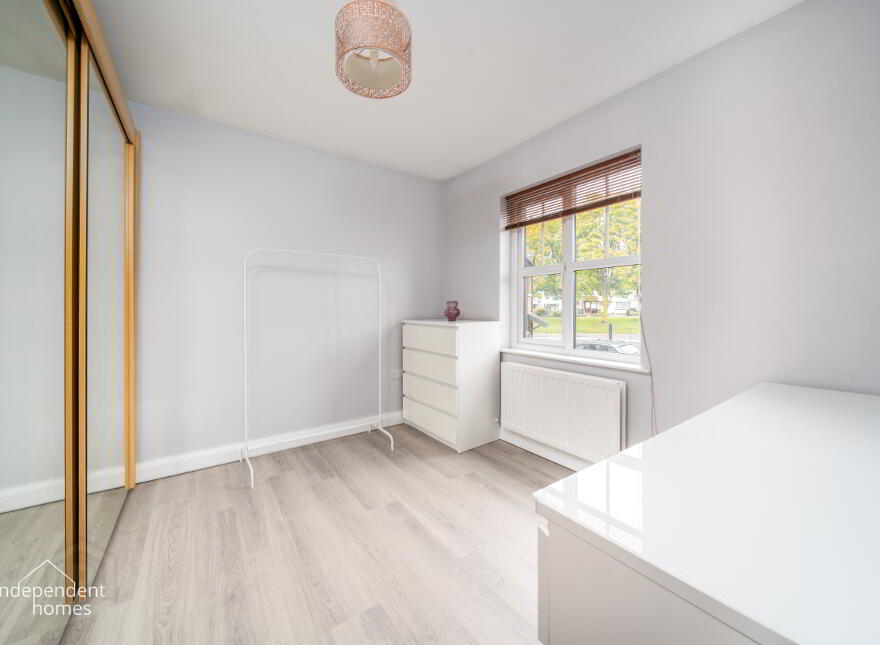 8 Barklie Grove, Larne, BT40 2UN