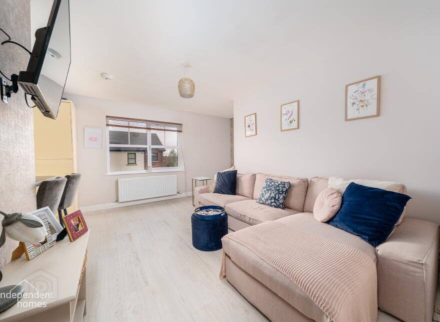 8 Barklie Grove, Larne, BT40 2UN