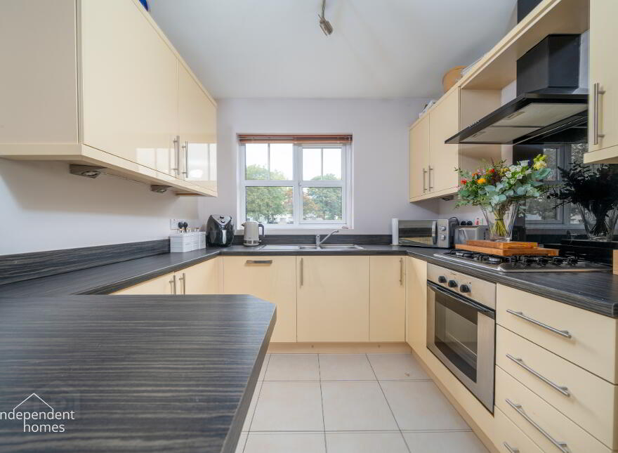 8 Barklie Grove, Larne, BT40 2UN