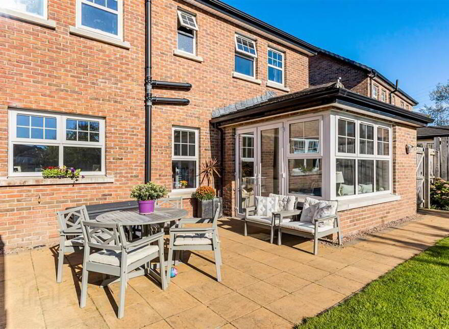 2 Blaris Green, Lisburn, BT27 5FR