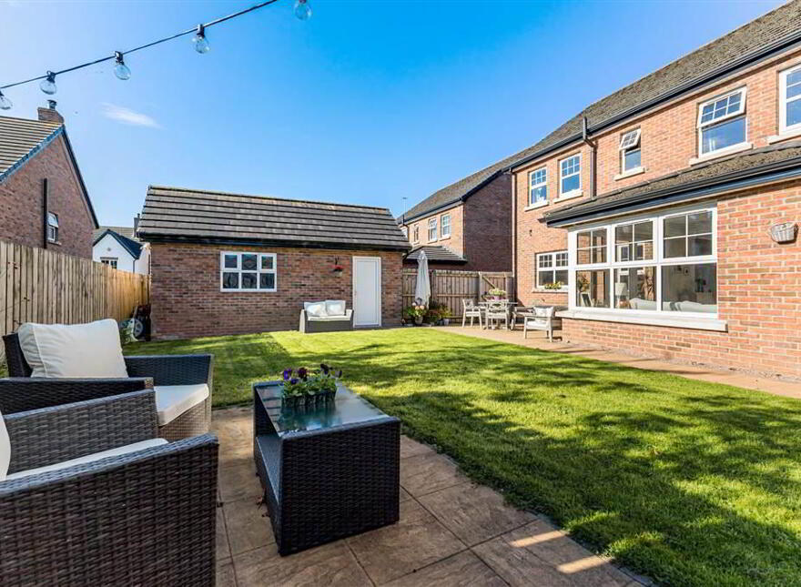 2 Blaris Green, Lisburn, BT27 5FR