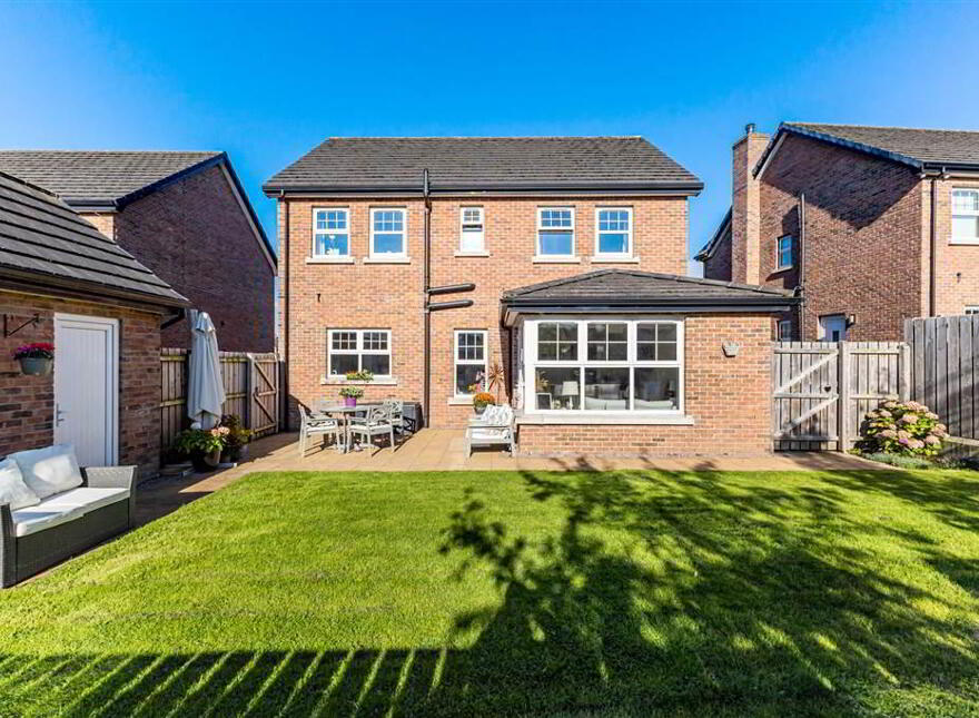 2 Blaris Green, Lisburn, BT27 5FR