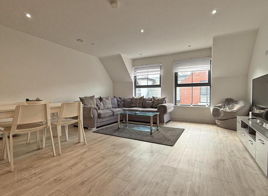 16 Coastal Links, Main Street, Portrush, BT56 8FU