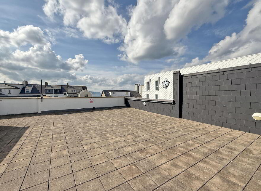 16 Coastal Links, Main Street, Portrush, BT56 8FU