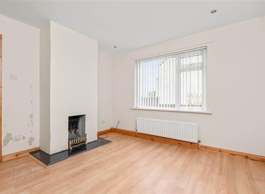 22 West Road, Portglenone, BT44 8BA