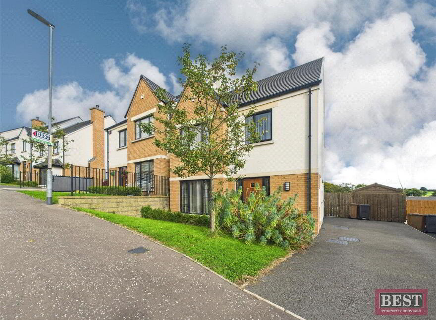 19 Hillcrest Way, Bessbrook, Newry, BT35 7FX