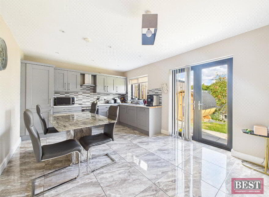 19 Hillcrest Way, Bessbrook, Newry, BT35 7FX
