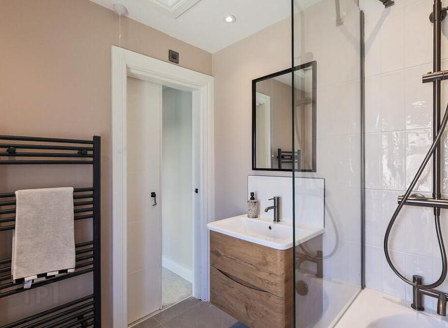 11 Bloomfield Road, Belfast, BT5 5LR