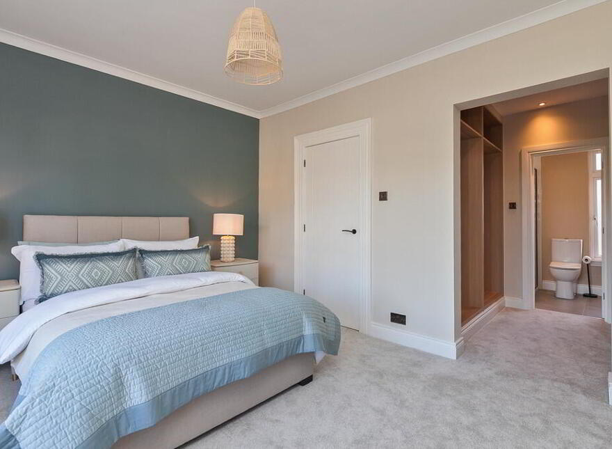 11 Bloomfield Road, Belfast, BT5 5LR
