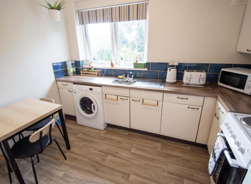 Apt, 30 Slieveban Drive, Andersonstown, Belfast, BT11 8HF