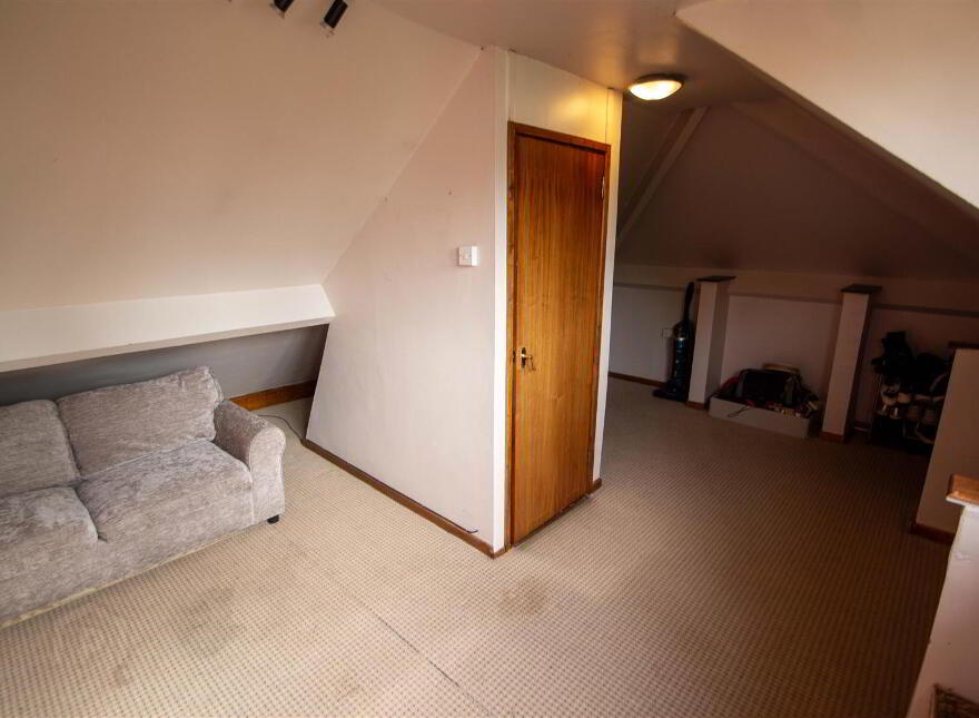 Apt, 30 Slieveban Drive, Andersonstown, Belfast, BT11 8HF