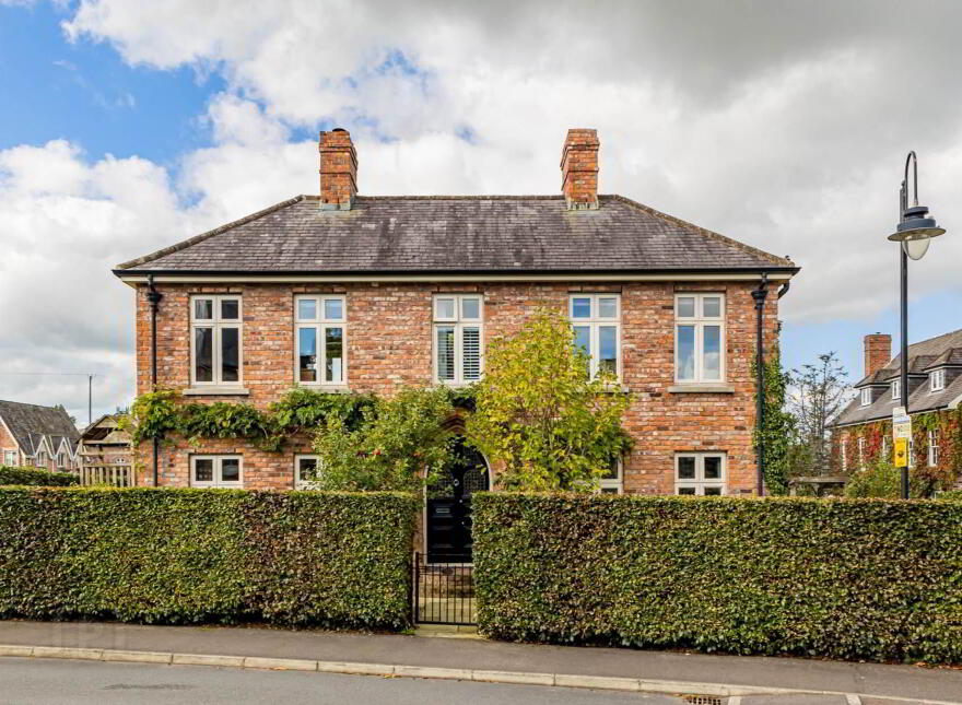 19 Governors Bridge Road, Hillsborough, BT26 6FH
