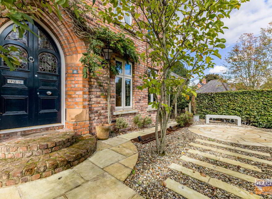 19 Governors Bridge Road, Hillsborough, BT26 6FH