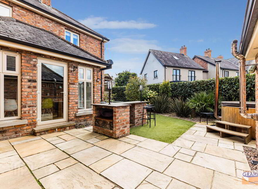 19 Governors Bridge Road, Hillsborough, BT26 6FH