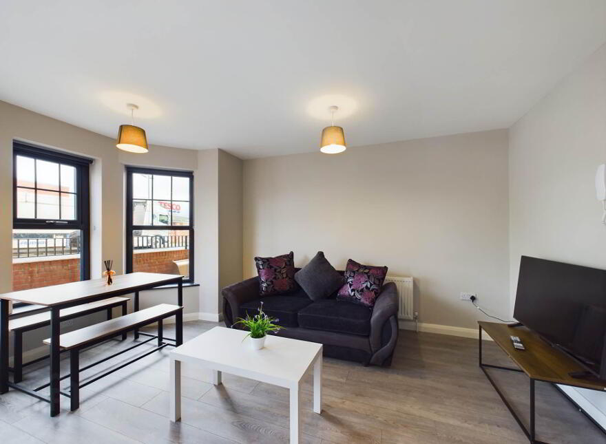 161 Castlerreagh Road, Belfast, BT5 5FG photo