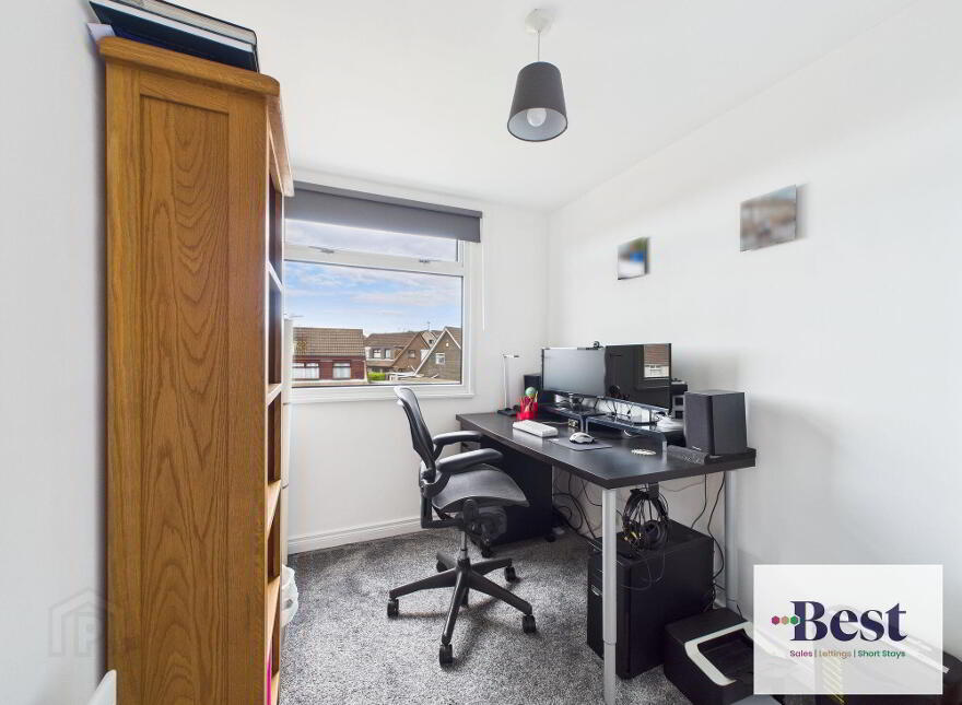 43 Argyll Avenue, Larne, BT40 2JX