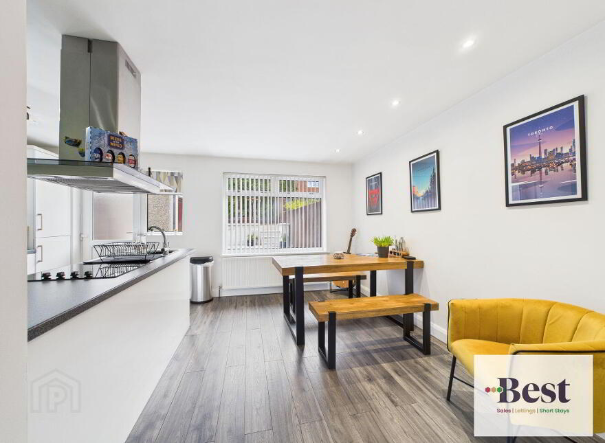 43 Argyll Avenue, Larne, BT40 2JX