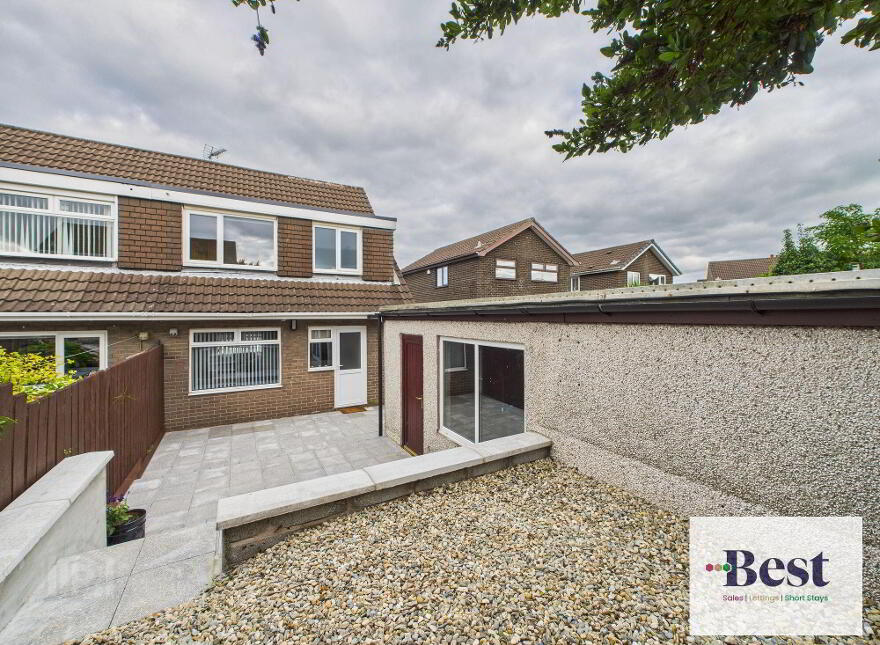 43 Argyll Avenue, Larne, BT40 2JX