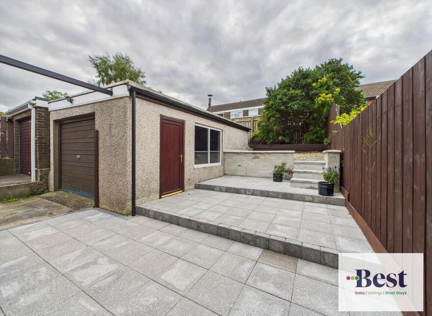 43 Argyll Avenue, Larne, BT40 2JX