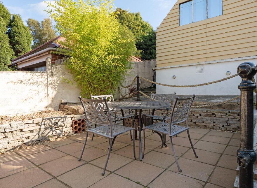 25 Crawfordsburn Road, Newtownards, BT23 4EA