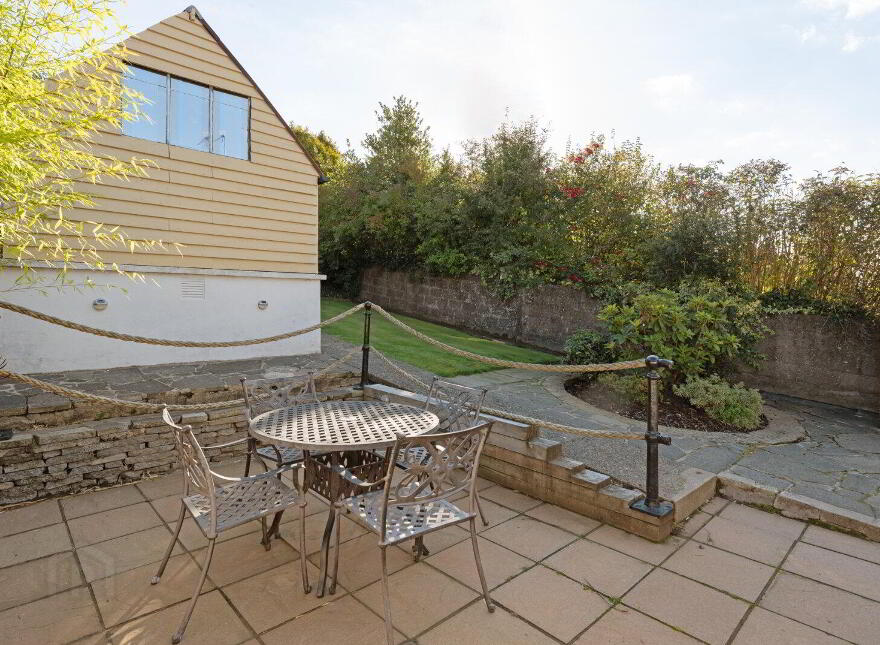 25 Crawfordsburn Road, Newtownards, BT23 4EA