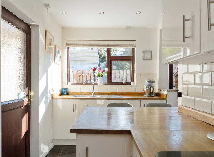 25 Crawfordsburn Road, Newtownards, BT23 4EA
