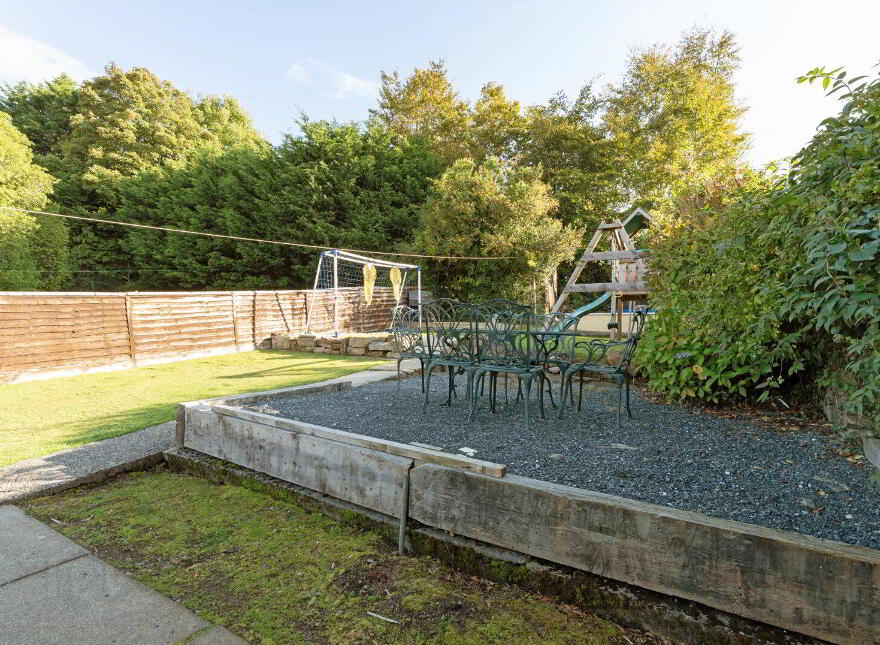25 Crawfordsburn Road, Newtownards, BT23 4EA