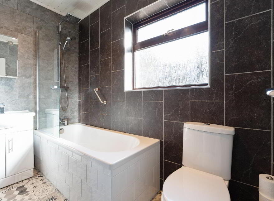 25 Crawfordsburn Road, Newtownards, BT23 4EA