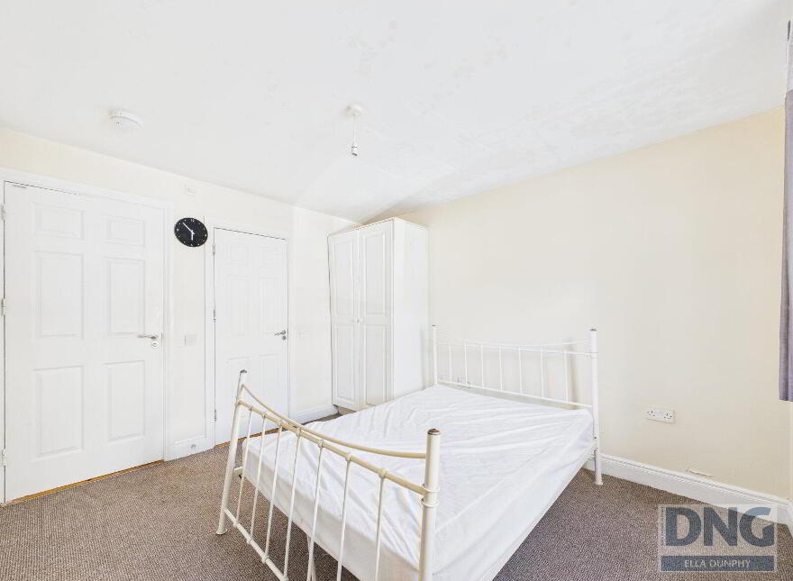 12 The Arches, Barrack Street, R95