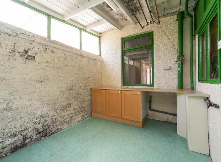 2 Clarendon Avenue, Belfast, BT5 5JT