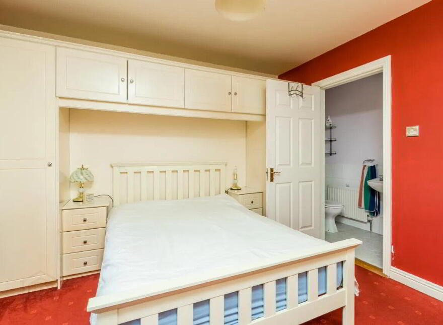 Gardenstown, Lanesborough, N39RP40