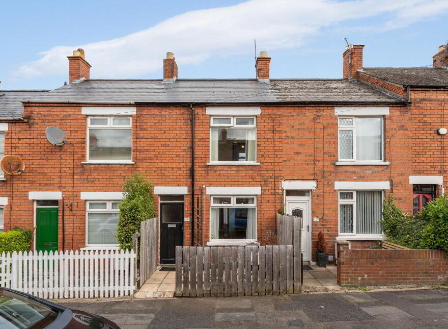 28 Park Drive, Holywood, BT18 9LW photo