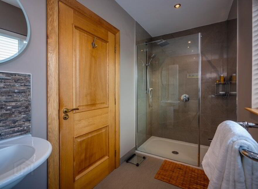 3 Slaughterford Road, Whitehead, BT38 9TG