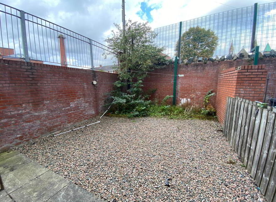 Apt 2, Magee Building, Ross Mill Avenue, Clonard Street, Belfast, BT13 2QH