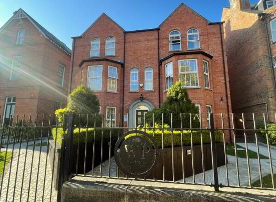 Apt 3, 34 Wellington Park, Belfast, BT9 6DN photo