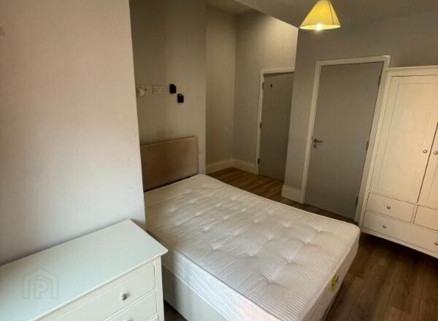 Apt 3, 34 Wellington Park, Belfast, BT9 6DN